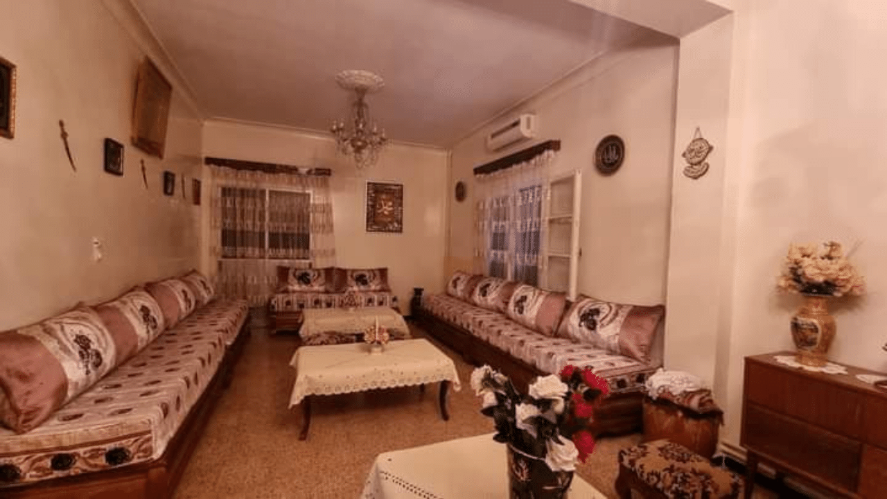 Vente villa actée R+2 T7 326m2 à point du jour oran
